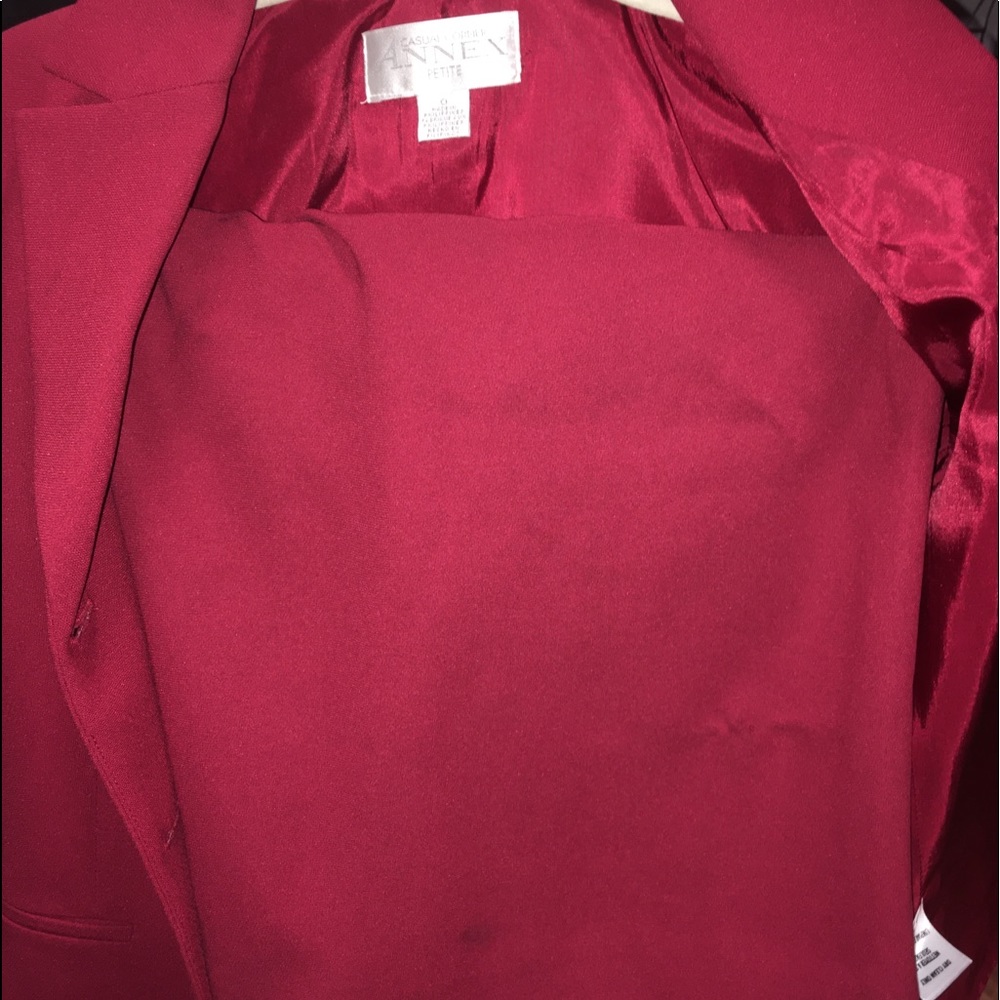 Red blazer and skirt set - Picture 2 of 2